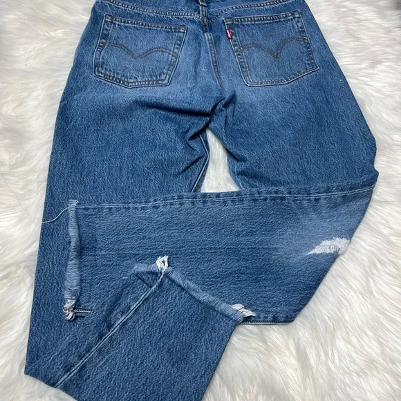 Vintage Levi’s with Capital Letter E women’s wedgie Distressed Jeans size 28 - Picture 6 of 13